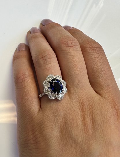 18K White Gold Diamond & Sapphire Ring