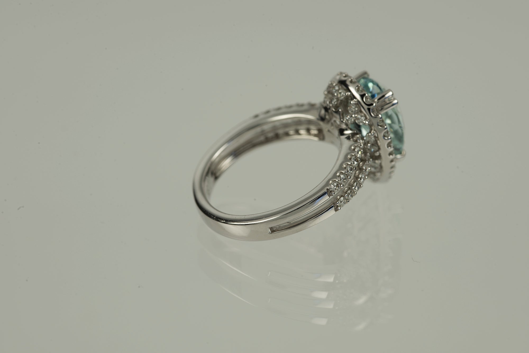 18K White Gold Diamond and Pear Shape Aquamarine Ring