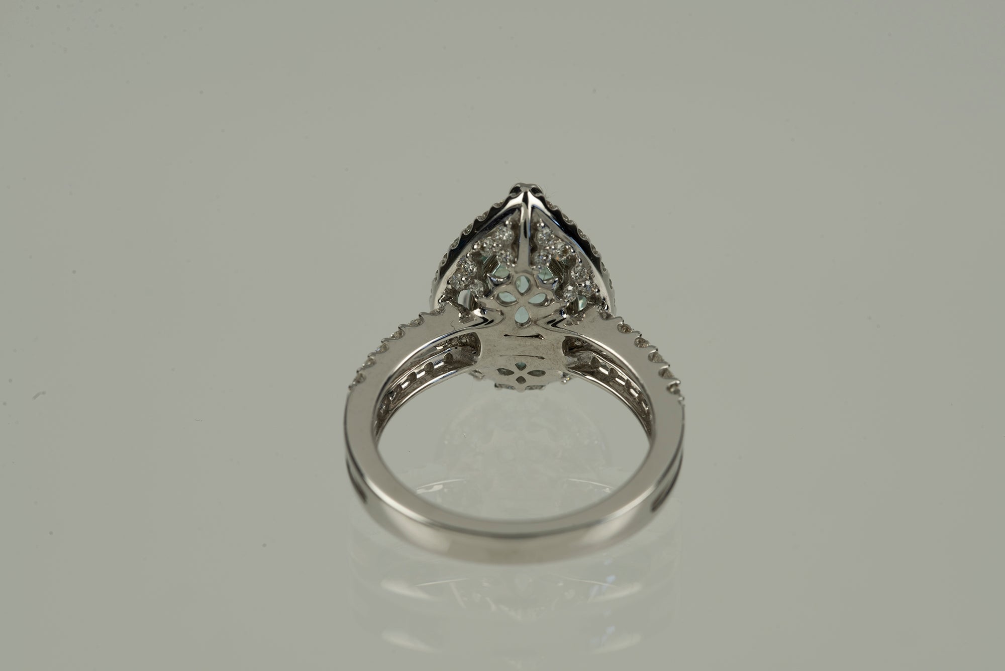 18K White Gold Diamond and Pear Shape Aquamarine Ring